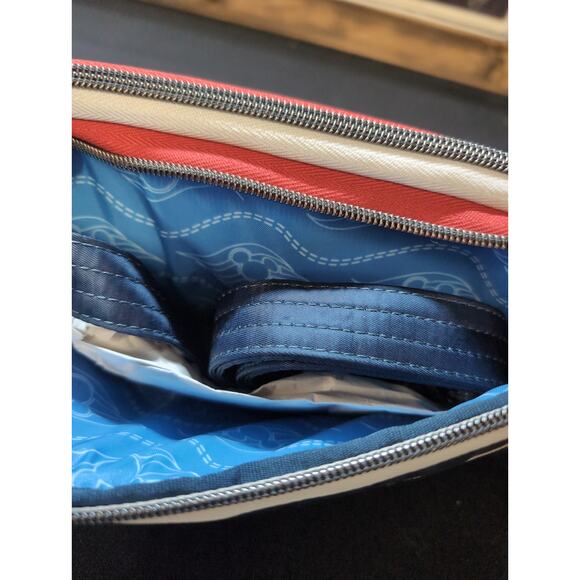 Disney Cruise Line DCL LUG Coupe XL Crossbody Bag SailAway Captain Mickey NWT - Picture 5 of 6